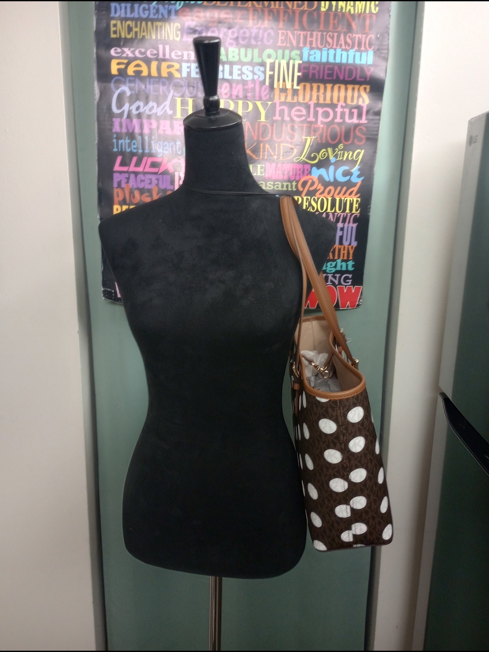 Michael Kors Brown Logo Polka Dot Tote!. - Picture 6 of 7